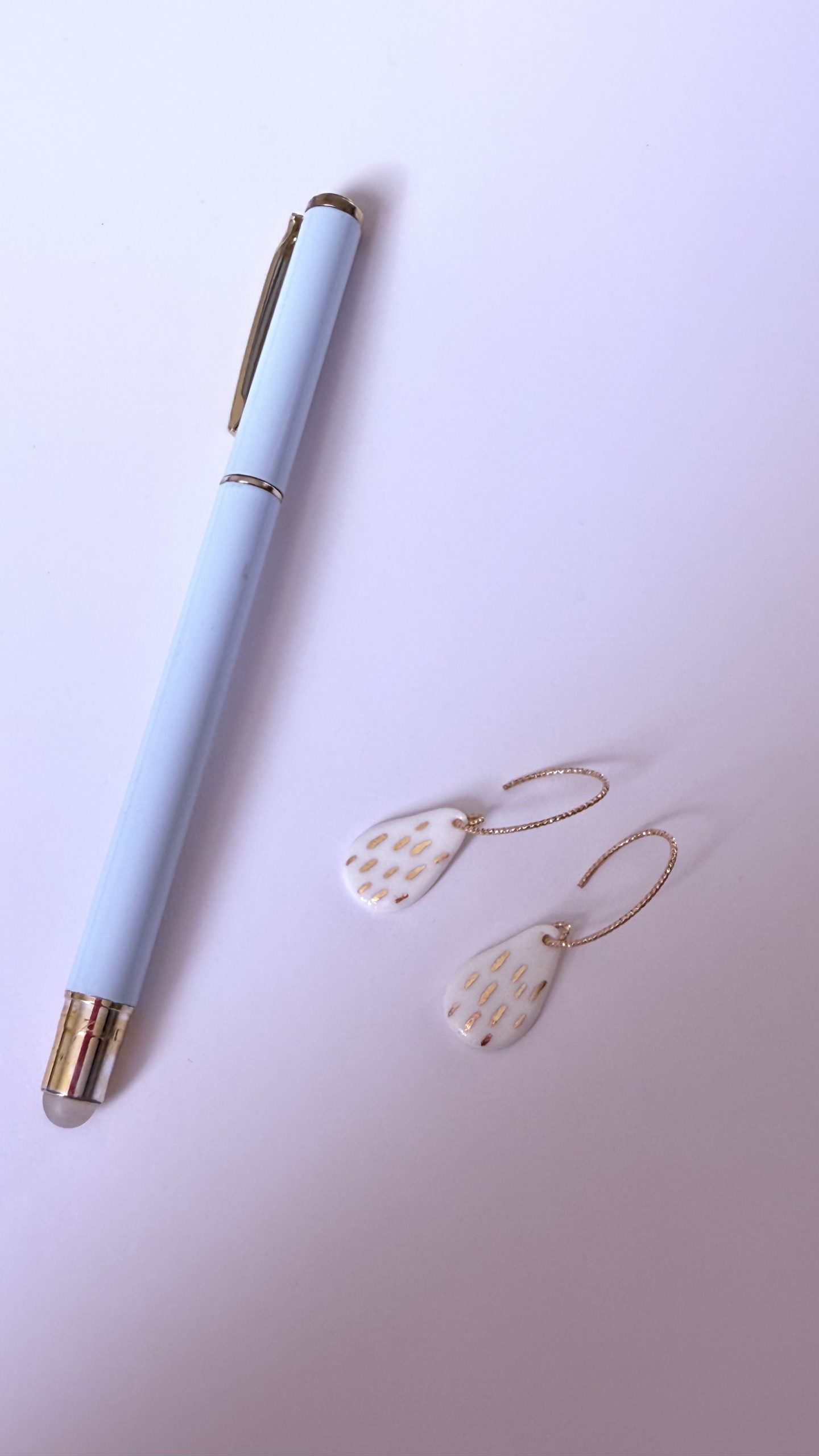 Boucles d’oreilles SVIMA en porcelaine blanche – Image 4